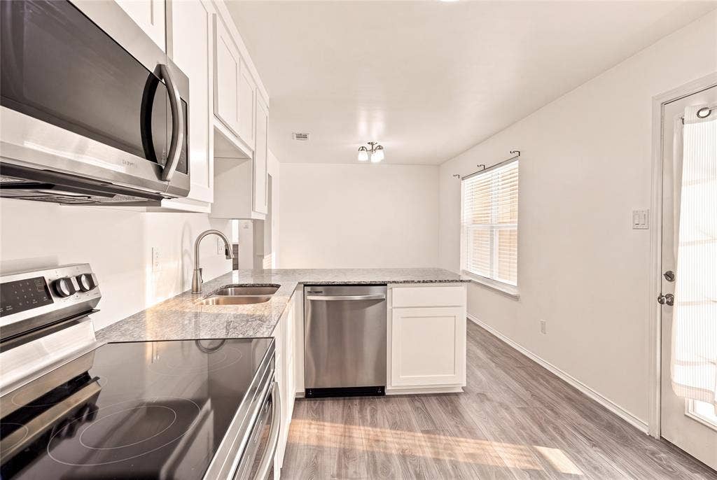3280 Blackchamp Road, Midlothian, TX 76065