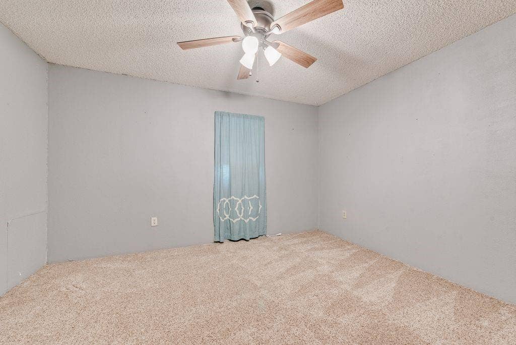 220 Crump Circle, Red Oak, TX 75154 220 Crump Circle, Red Oak, TX 75154