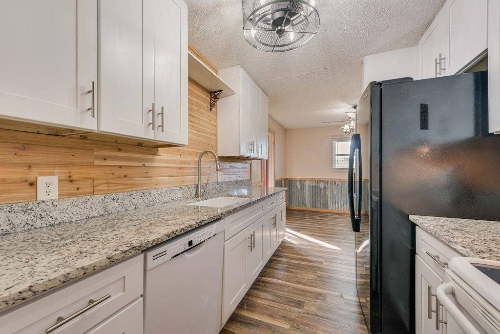 220 Crump Circle, Red Oak, TX 75154 220 Crump Circle, Red Oak, TX 75154