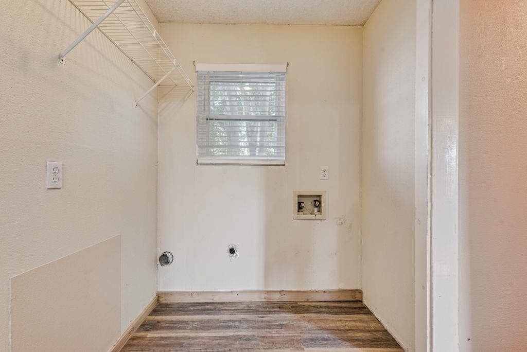 220 Crump Circle, Red Oak, TX 75154 220 Crump Circle, Red Oak, TX 75154
