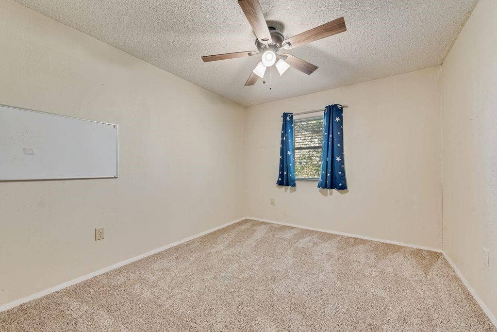 220 Crump Circle, Red Oak, TX 75154 220 Crump Circle, Red Oak, TX 75154