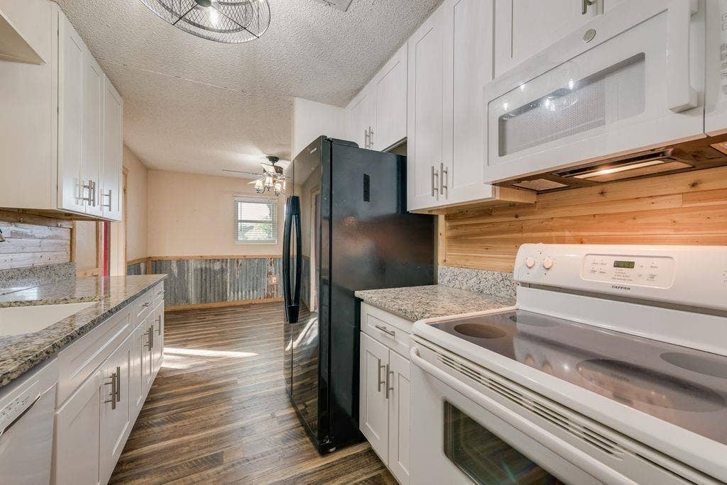 220 Crump Circle, Red Oak, TX 75154 220 Crump Circle, Red Oak, TX 75154