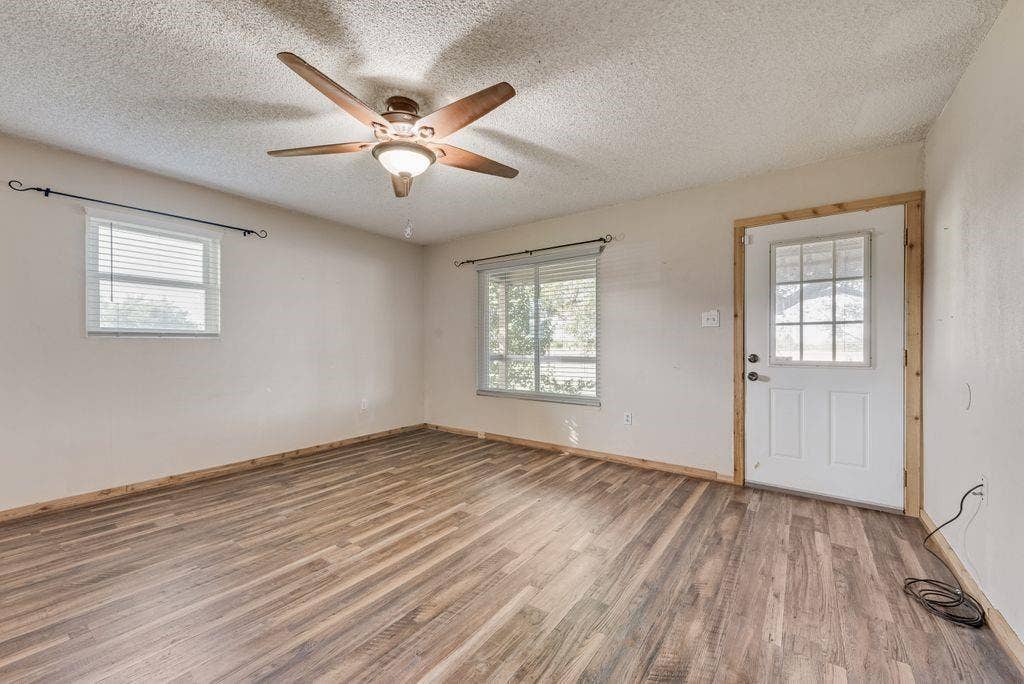 220 Crump Circle, Red Oak, TX 75154 220 Crump Circle, Red Oak, TX 75154