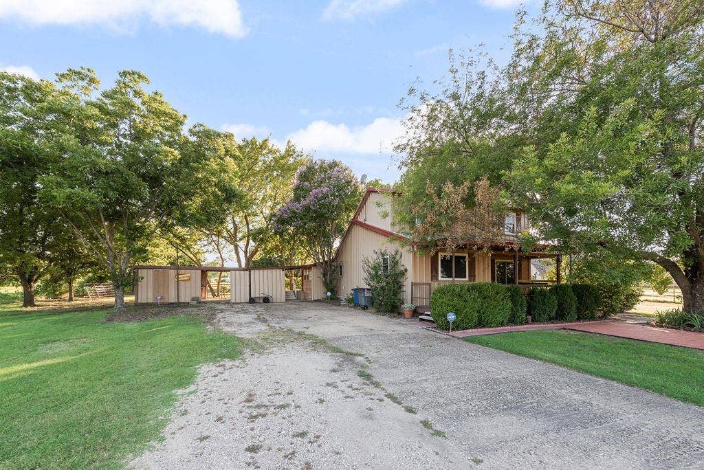 220 Crump Circle, Red Oak, TX 75154 220 Crump Circle, Red Oak, TX 75154