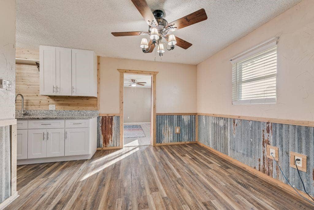 220 Crump Circle, Red Oak, TX 75154 220 Crump Circle, Red Oak, TX 75154
