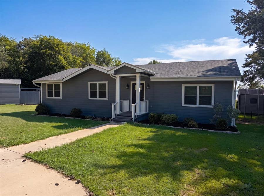 Property photo for 400 Causeway View, Seven Points, TX
