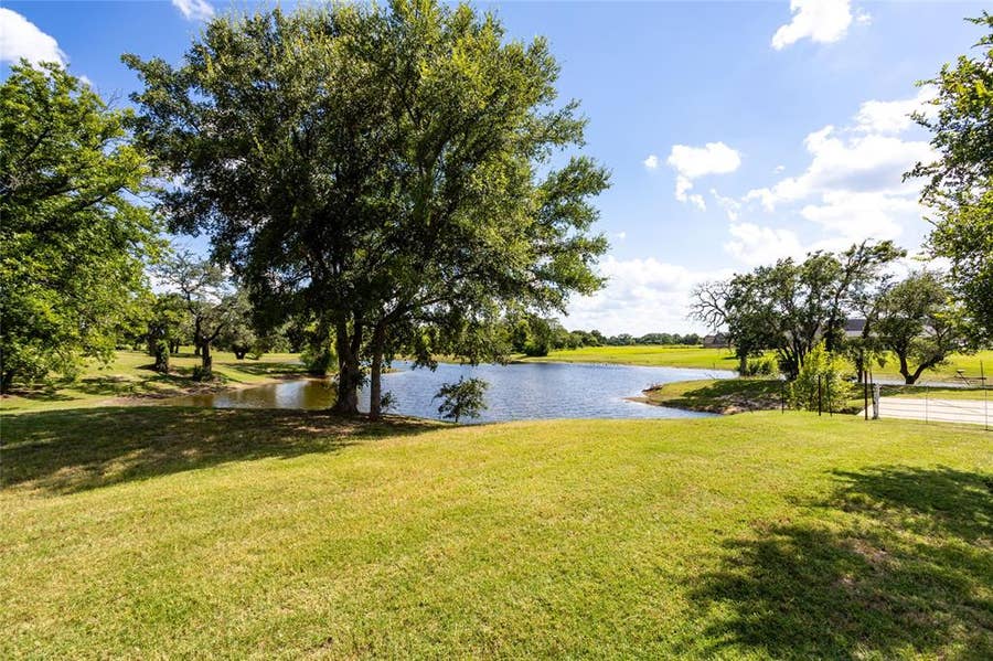Property photo for 505 Acorn Trail, Granbury, TX