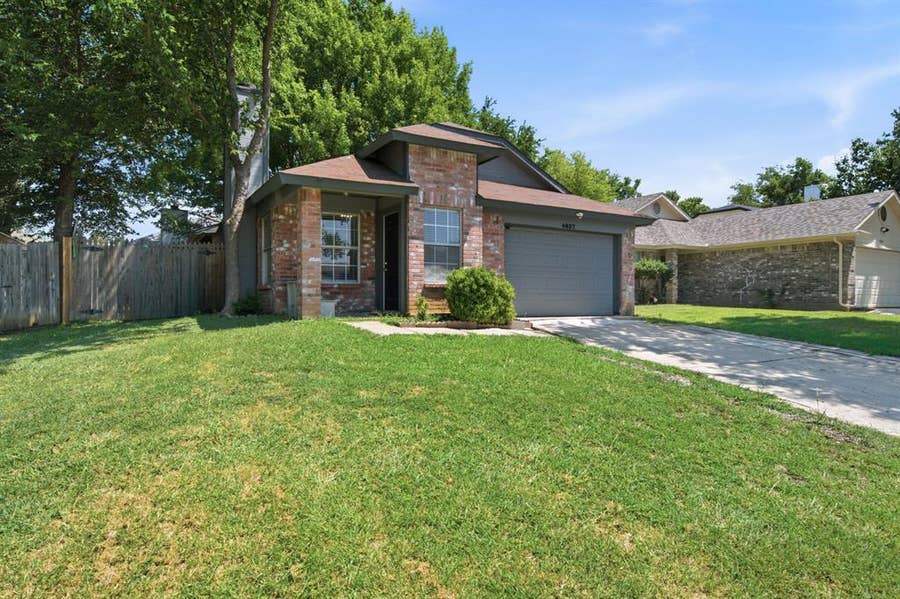 Property photo for 4837 Thistledown Drive, Fort Worth, TX