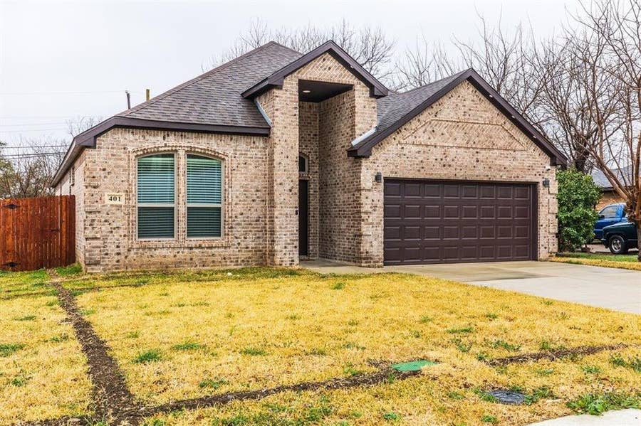 Property photo for 401 14th Street, Grand Prairie, TX