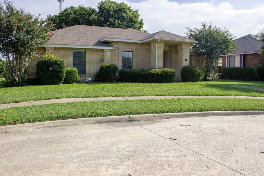 Property photo for 4505 Beaus Way, Garland, TX