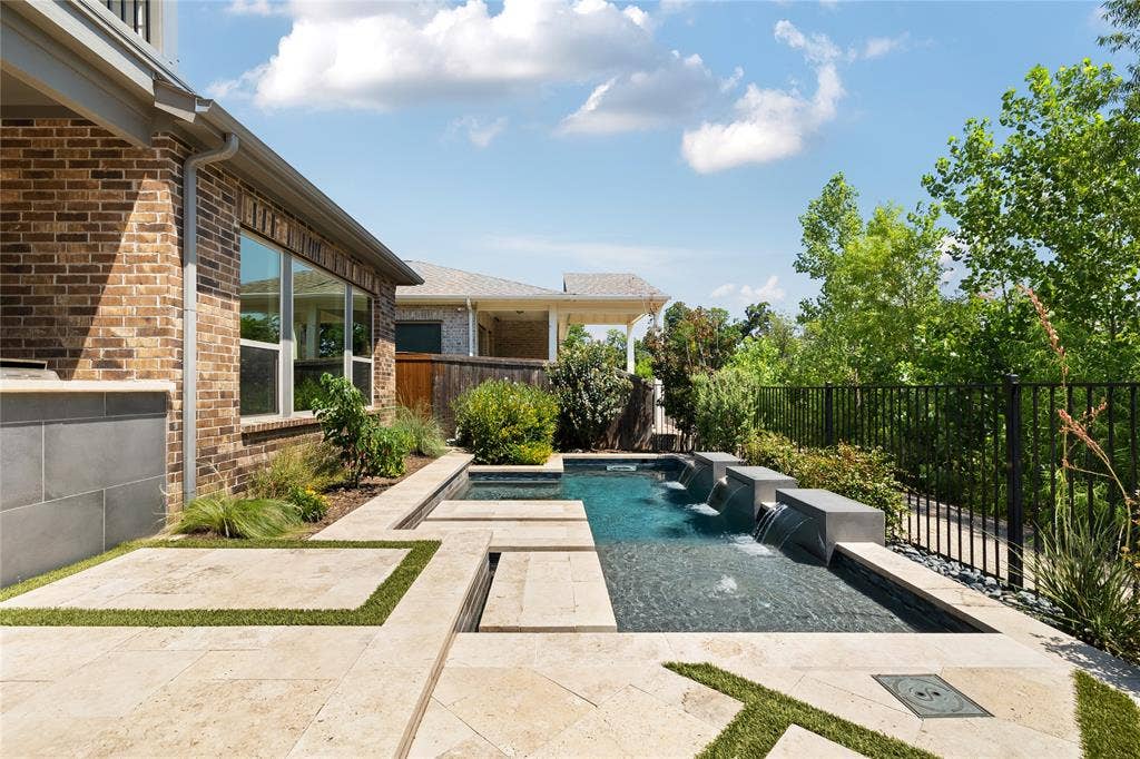 536 Shoreline Street, Plano, TX 75075 536 Shoreline Street, Plano, TX 75075