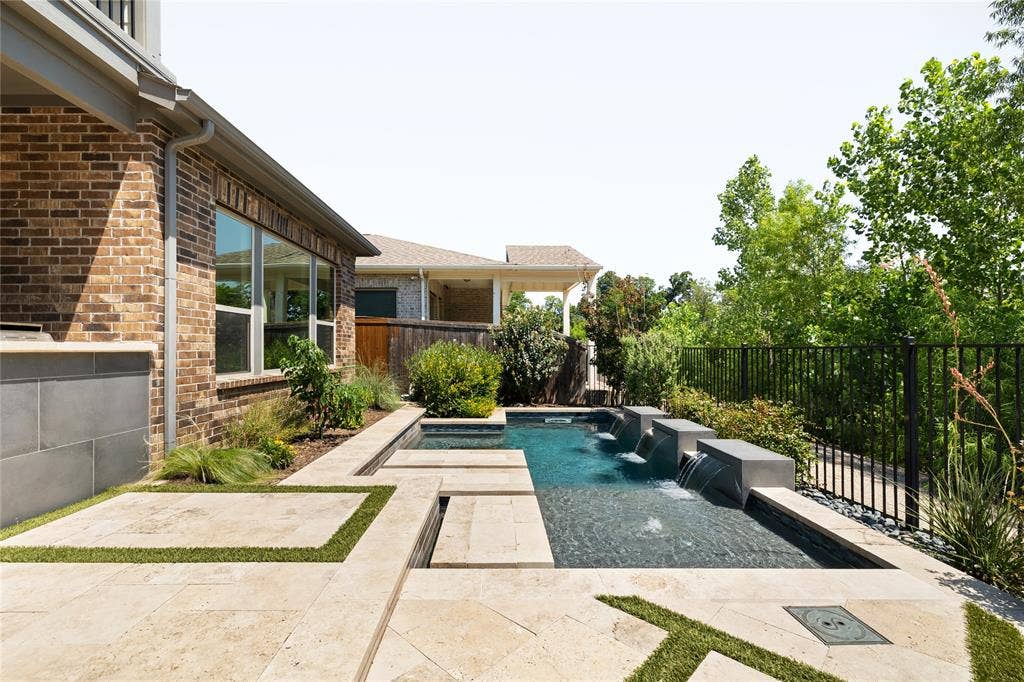 536 Shoreline Street, Plano, TX 75075 536 Shoreline Street, Plano, TX 75075