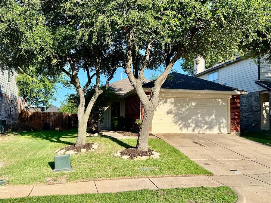 Property photo for 11617 Bobcat Drive, Fort Worth, TX