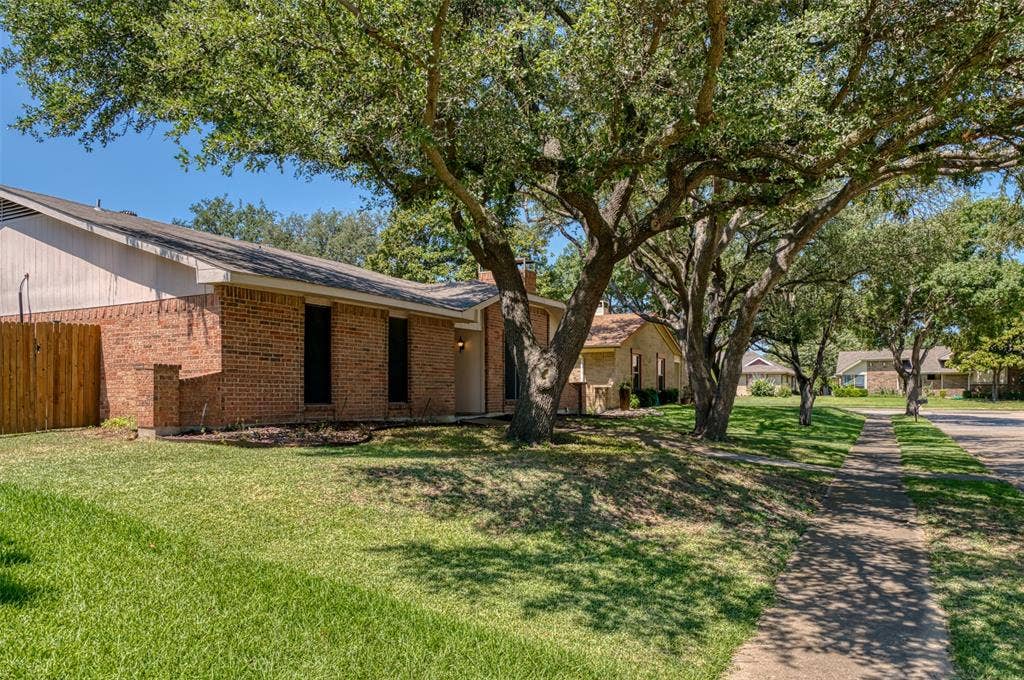 416 Lincoln Drive, Plano, TX 75023 416 Lincoln Drive, Plano, TX 75023