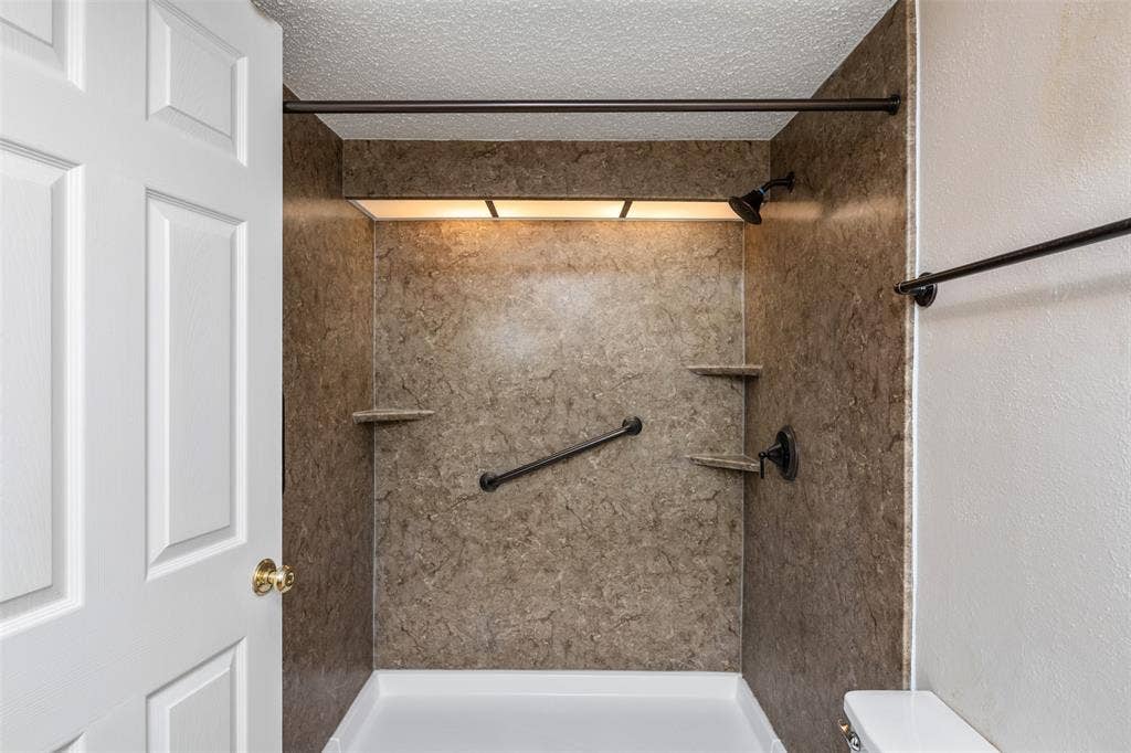 416 Lincoln Drive, Plano, TX 75023 416 Lincoln Drive, Plano, TX 75023