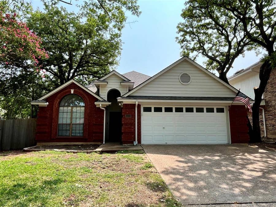Property photo for 6105 Paradise Drive, Arlington, TX