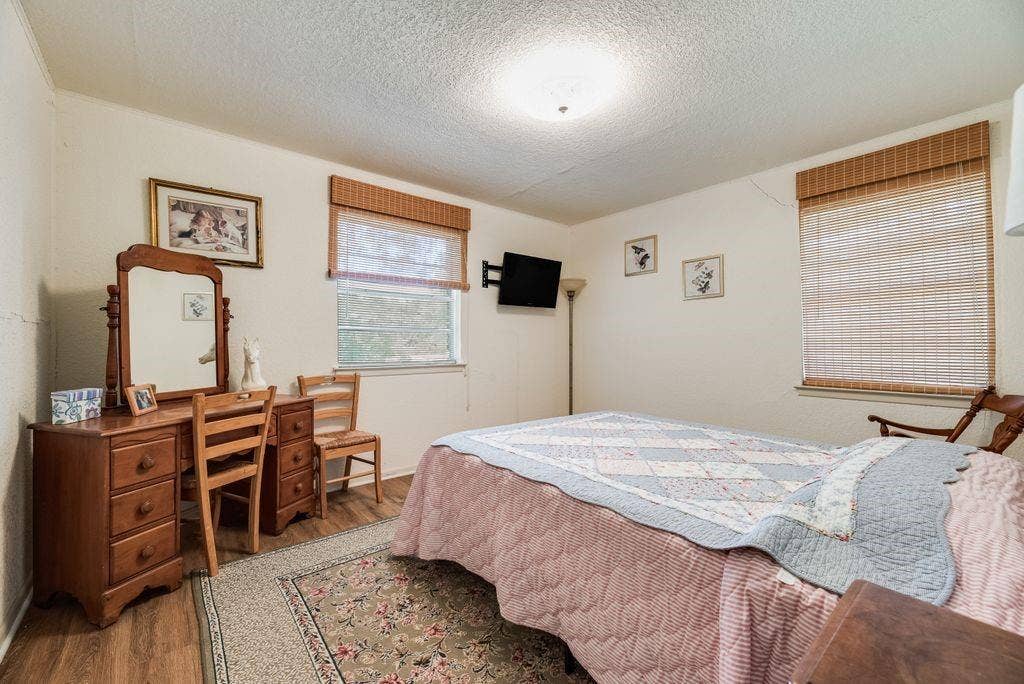 824 Batchler Road, Red Oak, TX 75154 824 Batchler Road, Red Oak, TX 75154