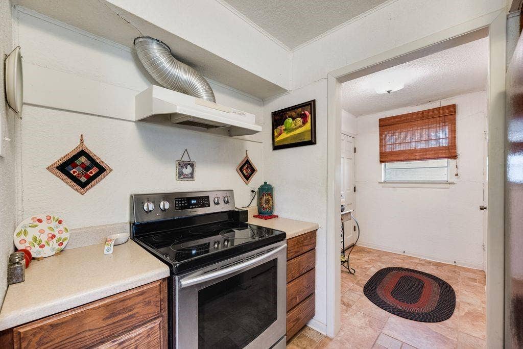 824 Batchler Road, Red Oak, TX 75154 824 Batchler Road, Red Oak, TX 75154