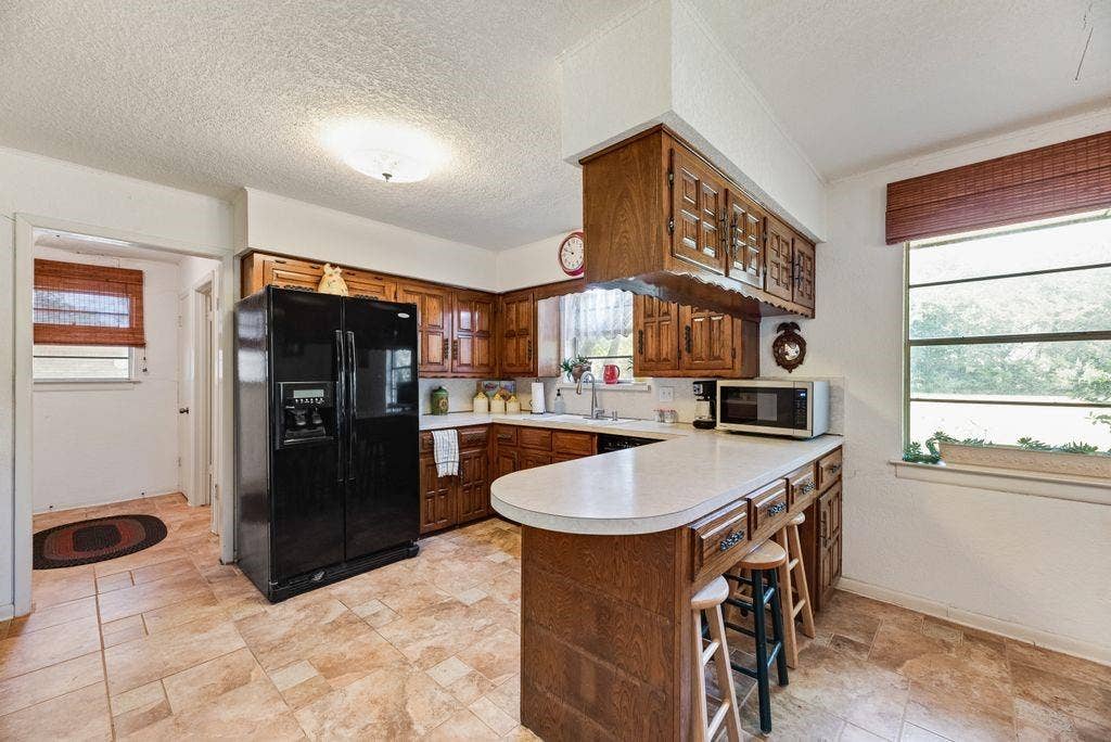824 Batchler Road, Red Oak, TX 75154 824 Batchler Road, Red Oak, TX 75154