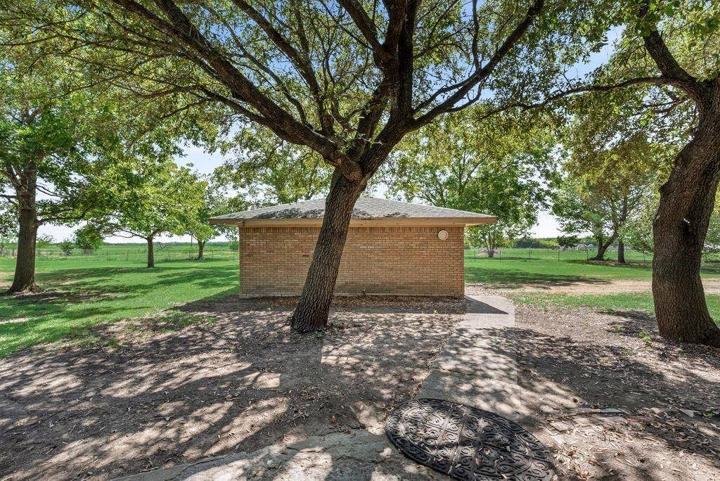 824 Batchler Road, Red Oak, TX 75154 824 Batchler Road, Red Oak, TX 75154