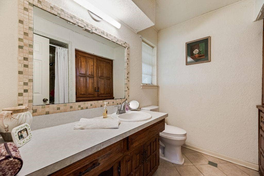 824 Batchler Road, Red Oak, TX 75154 824 Batchler Road, Red Oak, TX 75154