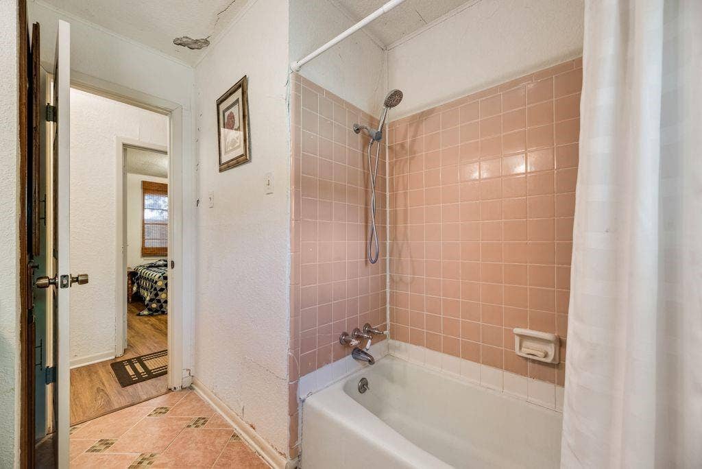 824 Batchler Road, Red Oak, TX 75154 824 Batchler Road, Red Oak, TX 75154