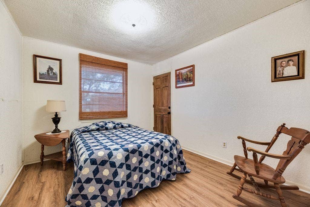 824 Batchler Road, Red Oak, TX 75154 824 Batchler Road, Red Oak, TX 75154