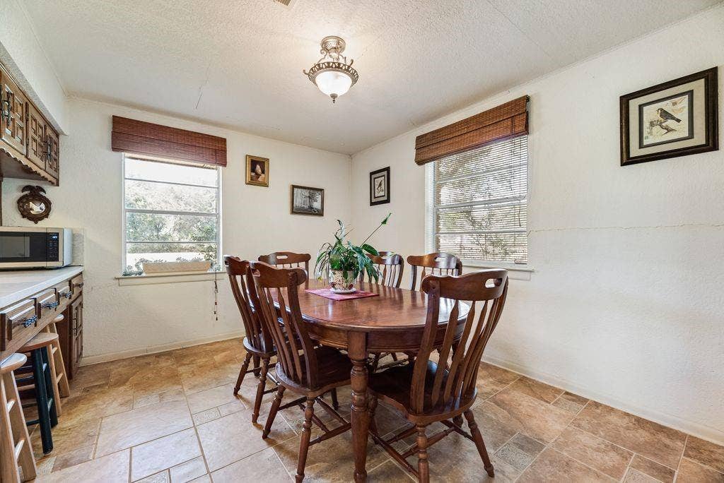 824 Batchler Road, Red Oak, TX 75154 824 Batchler Road, Red Oak, TX 75154