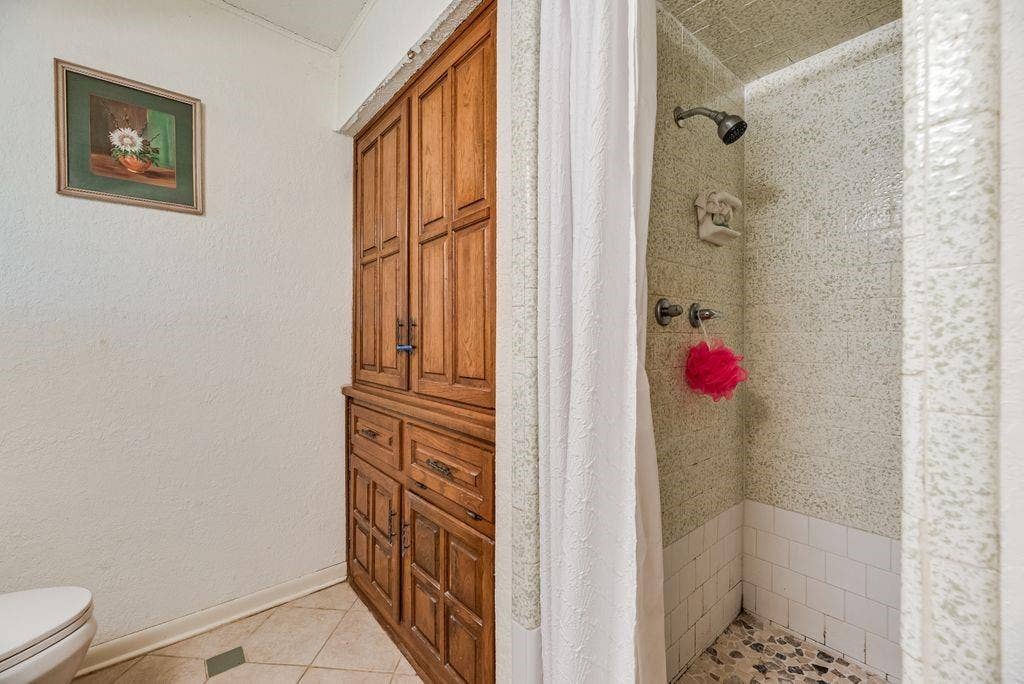 824 Batchler Road, Red Oak, TX 75154 824 Batchler Road, Red Oak, TX 75154