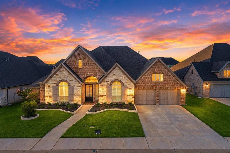 Property photo for 2837 Midlake Drive, Midlothian, TX
