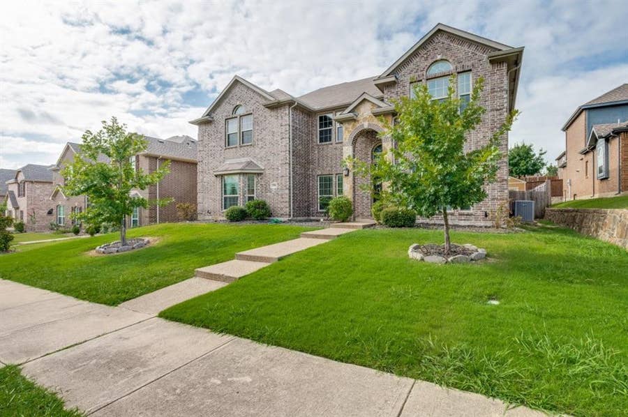 Property photo for 1708 River Run Drive, DeSoto, TX