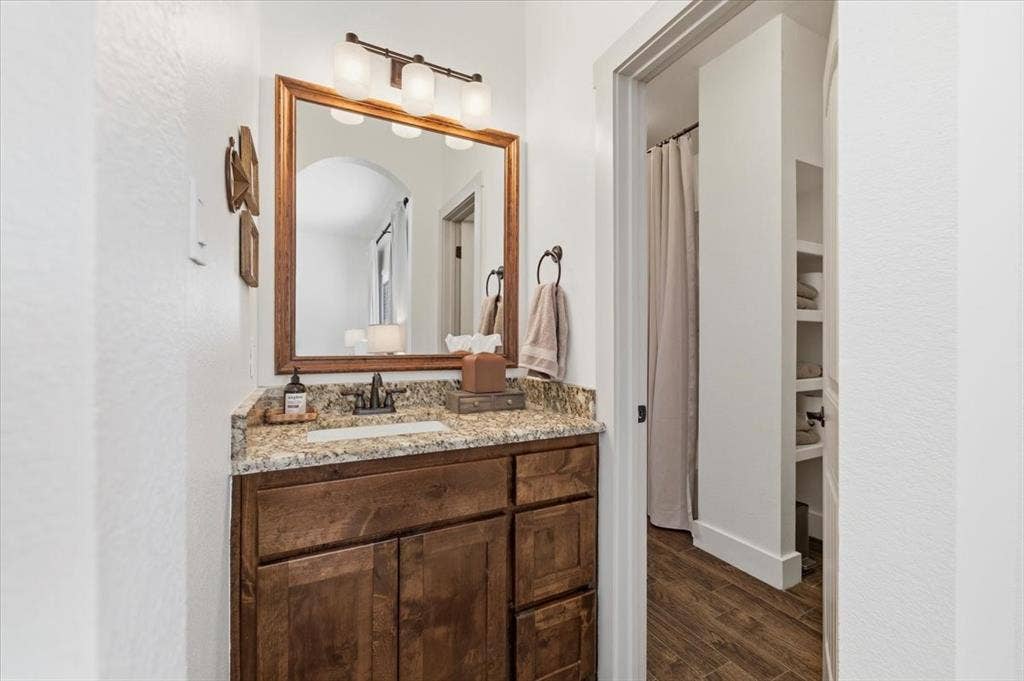 570 S Point Court, Aledo, TX 76008 570 S Point Court, Aledo, TX 76008