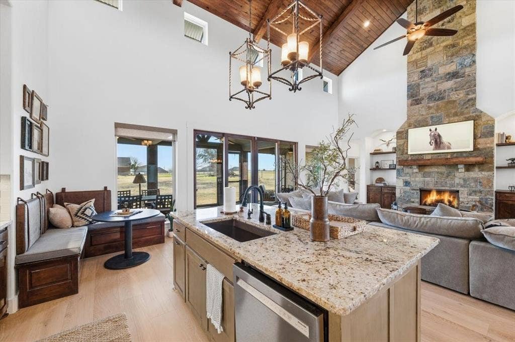 570 S Point Court, Aledo, TX 76008 570 S Point Court, Aledo, TX 76008