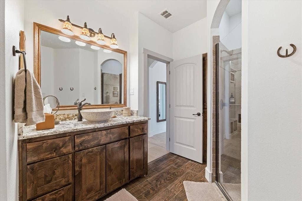 570 S Point Court, Aledo, TX 76008 570 S Point Court, Aledo, TX 76008