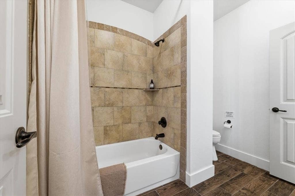570 S Point Court, Aledo, TX 76008 570 S Point Court, Aledo, TX 76008