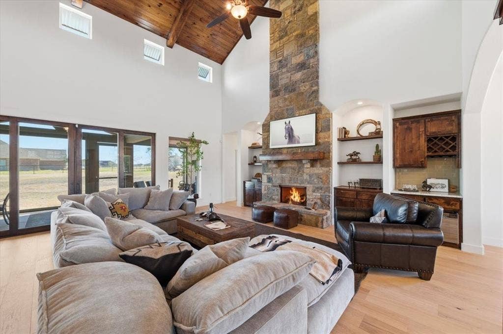 570 S Point Court, Aledo, TX 76008 570 S Point Court, Aledo, TX 76008