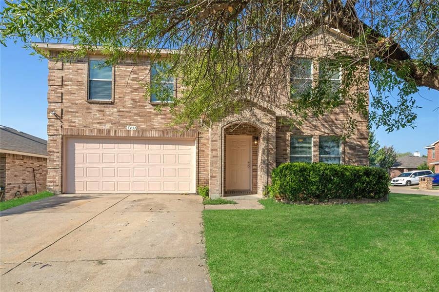 Property photo for 5437 New Castleton Lane, Fort Worth, TX