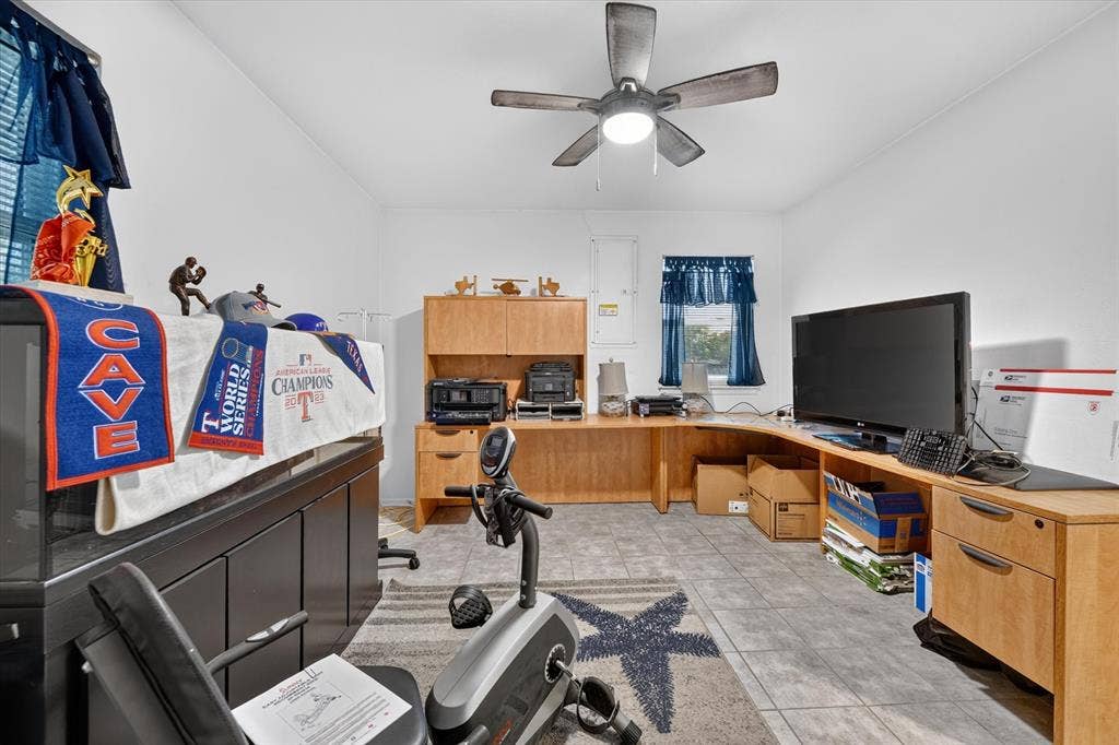 629 Newton Drive, Burleson, TX 76028 629 Newton Drive, Burleson, TX 76028