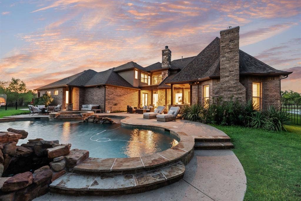 737 Manor Drive, Argyle, TX 76226