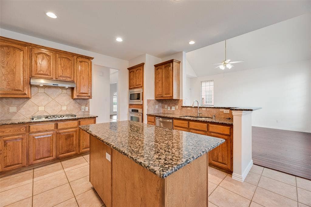 3104 Angus Drive, Plano, TX 75025 3104 Angus Drive, Plano, TX 75025