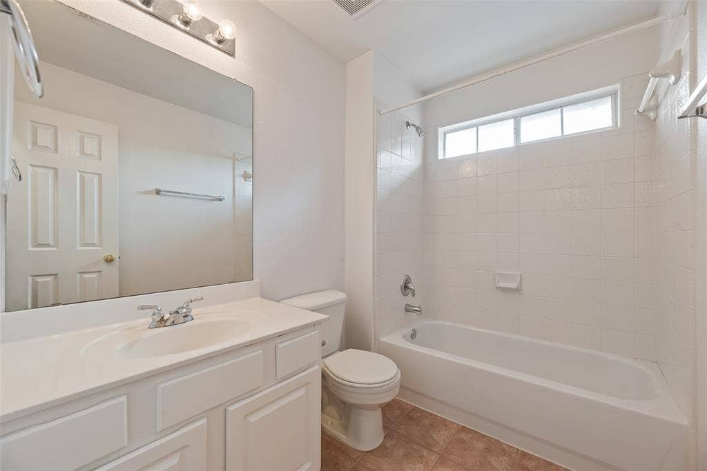 3104 Angus Drive, Plano, TX 75025 3104 Angus Drive, Plano, TX 75025
