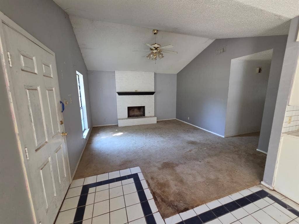 329 Walnut Avenue, Azle, TX 76020 329 Walnut Avenue, Azle, TX 76020