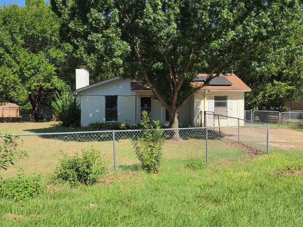 329 Walnut Avenue, Azle, TX 76020 329 Walnut Avenue, Azle, TX 76020