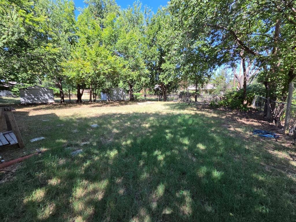 329 Walnut Avenue, Azle, TX 76020 329 Walnut Avenue, Azle, TX 76020