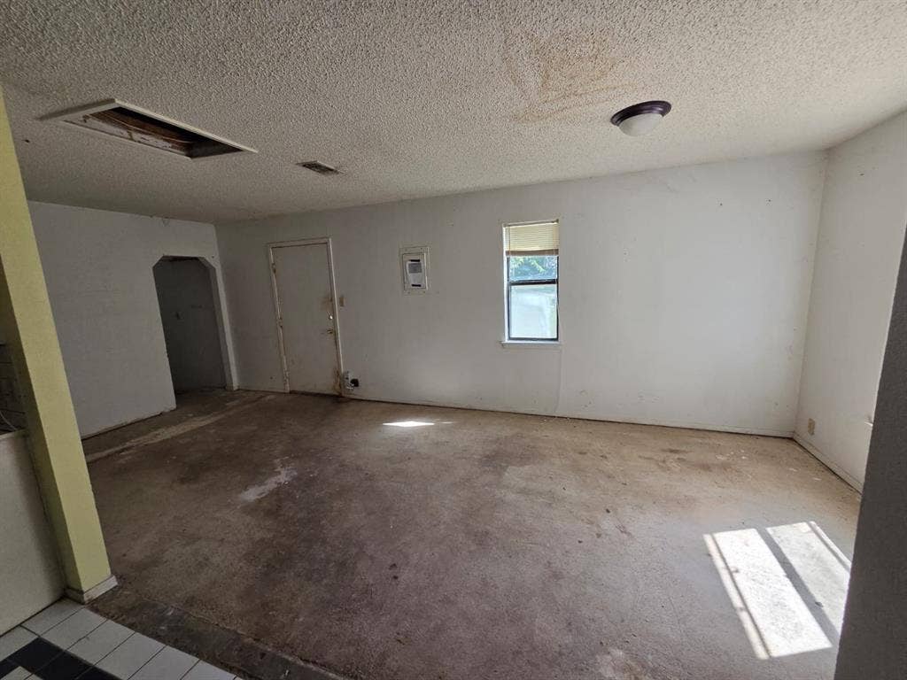 329 Walnut Avenue, Azle, TX 76020 329 Walnut Avenue, Azle, TX 76020