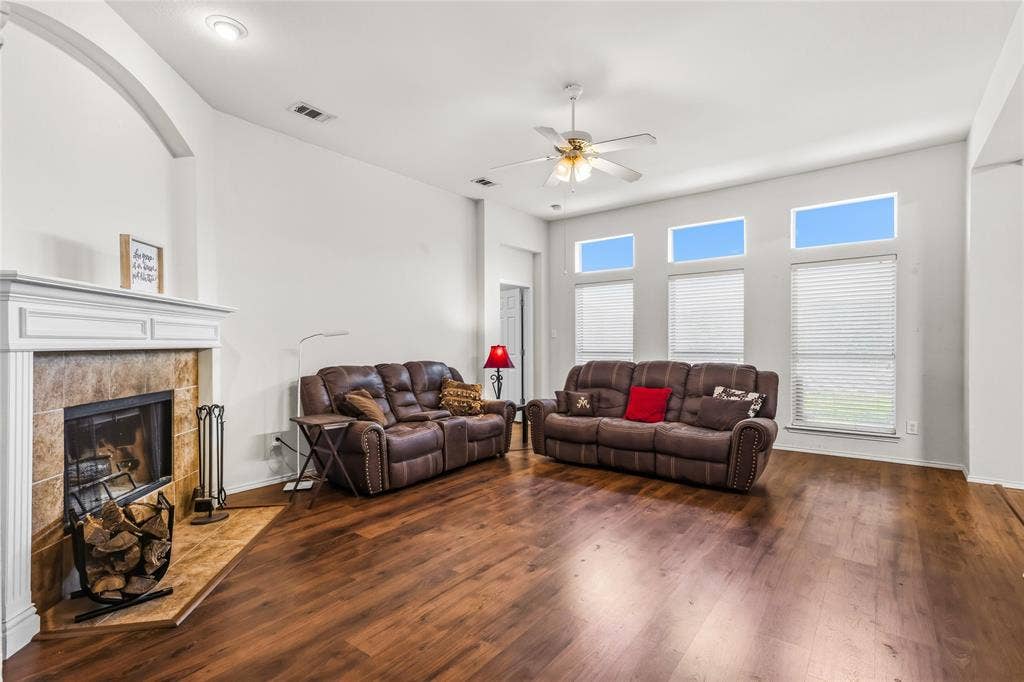 1612 Lakeside Drive, Glenn Heights, TX 75154 1612 Lakeside Drive, Glenn Heights, TX 75154