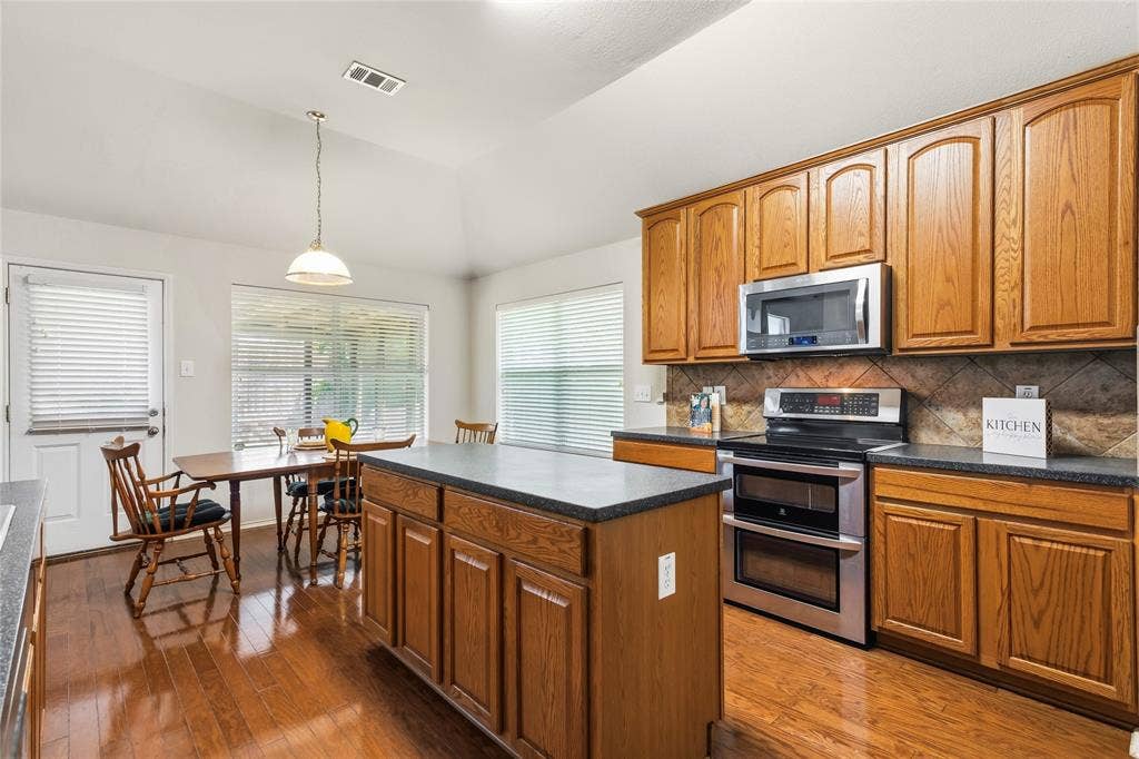 1612 Lakeside Drive, Glenn Heights, TX 75154 1612 Lakeside Drive, Glenn Heights, TX 75154
