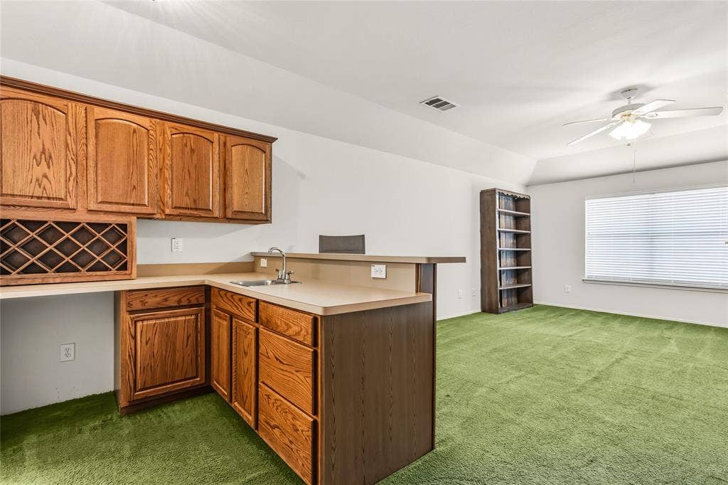 1612 Lakeside Drive, Glenn Heights, TX 75154 Guest suite kitchenette
