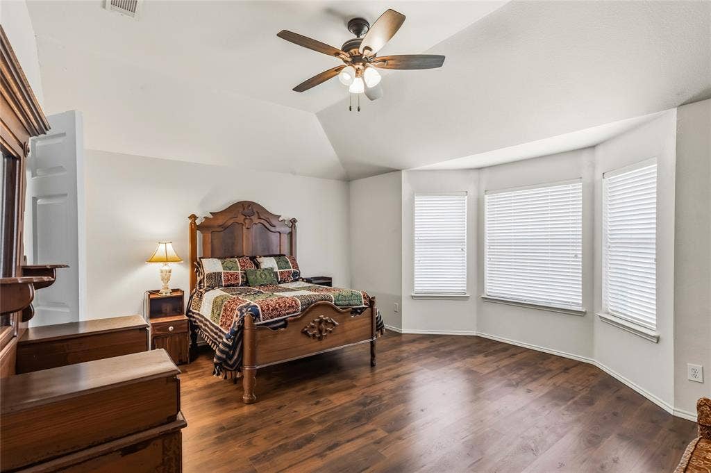 1612 Lakeside Drive, Glenn Heights, TX 75154 Primary suite with bay window.