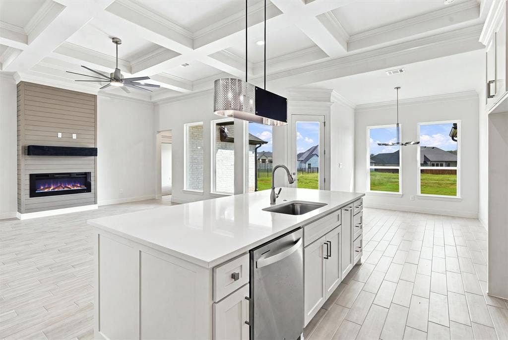 104 Hazlewood Court, Granbury, TX 76049 104 Hazlewood Court, Granbury, TX 76049
